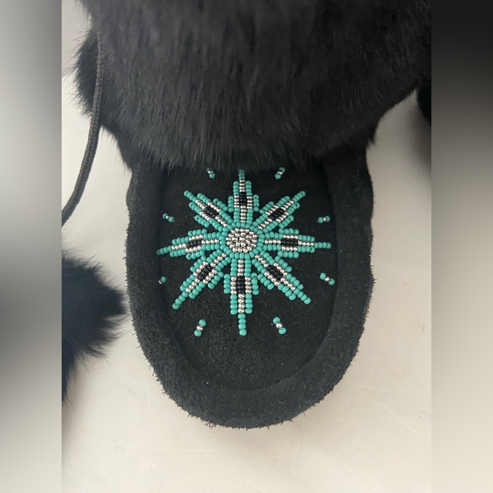 Canadian Hand Made Black Suede Beaded Moccasin Fur Boots Womens Size 7 Mid Calf - Picture 2 of 8